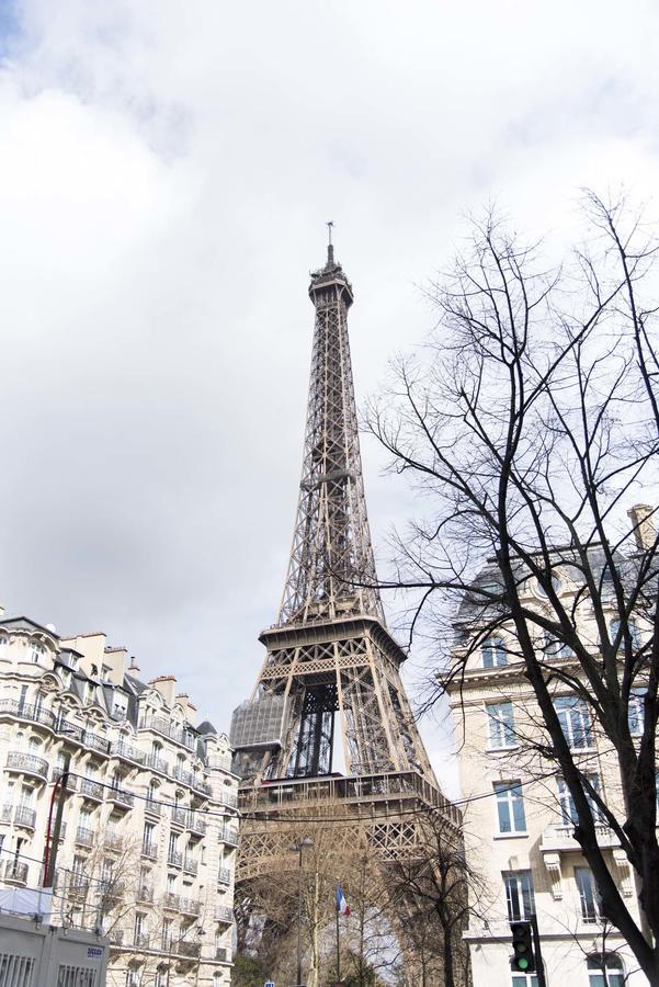 شقة Veeve - Steps From The Eiffel Tower باريس المظهر الخارجي الصورة